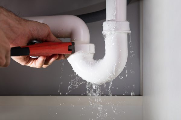 Vazamento de água em apartamento
